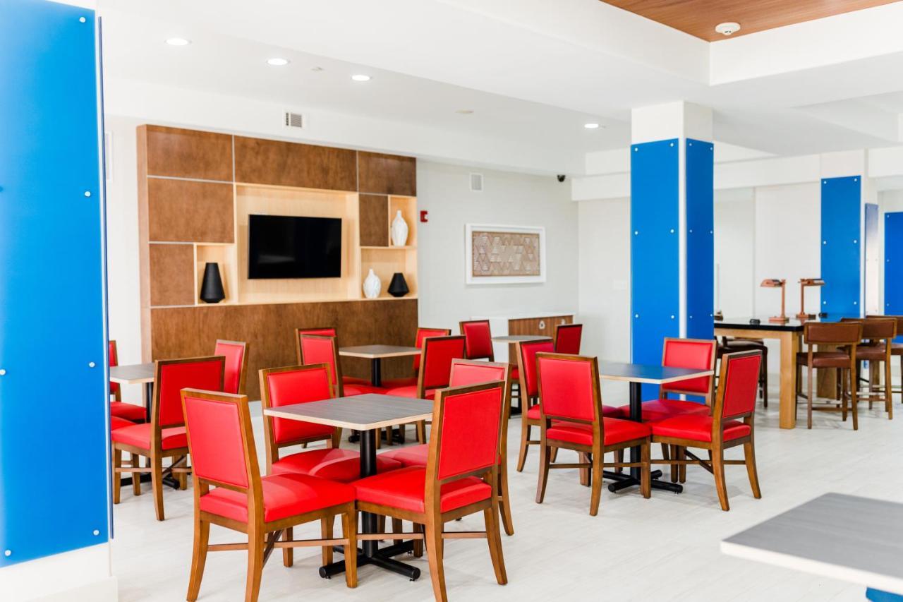 Holiday Inn Express Hotel & Suites Greenville By Ihg Dış mekan fotoğraf