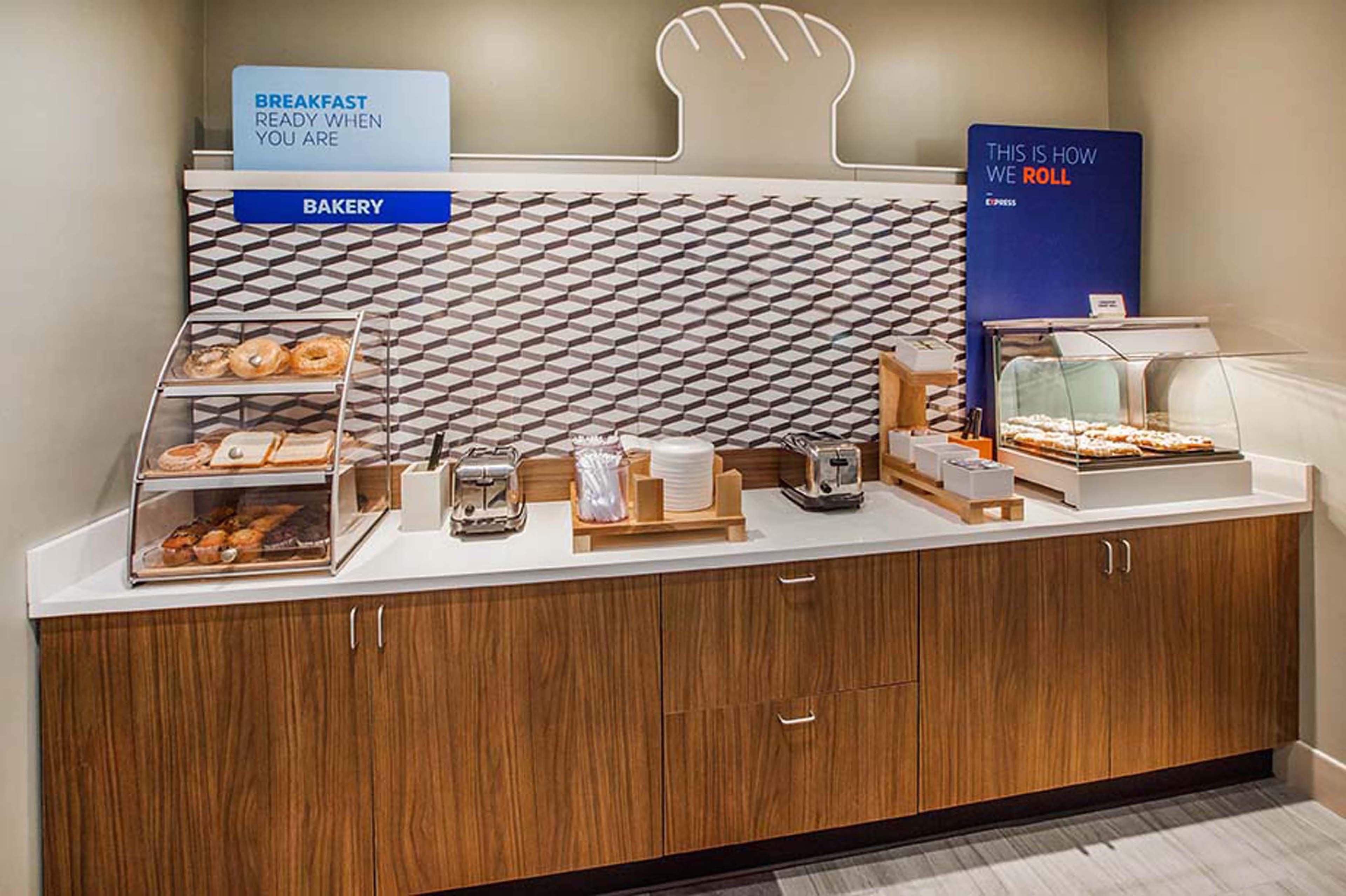Holiday Inn Express Hotel & Suites Greenville By Ihg Dış mekan fotoğraf
