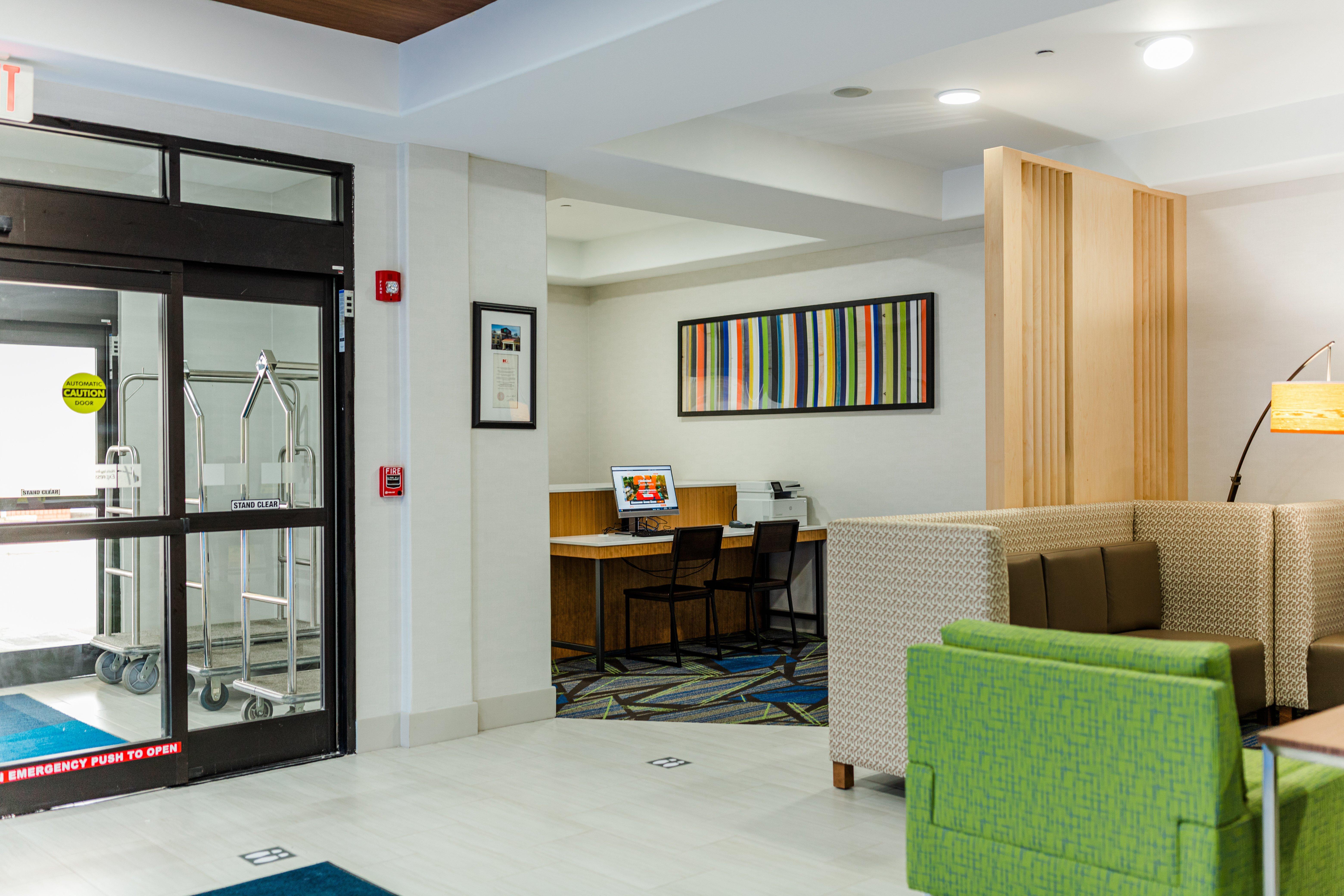 Holiday Inn Express Hotel & Suites Greenville By Ihg Dış mekan fotoğraf